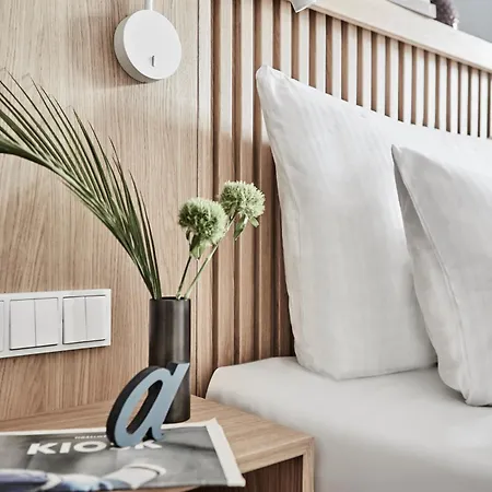 Esperance Apartment *